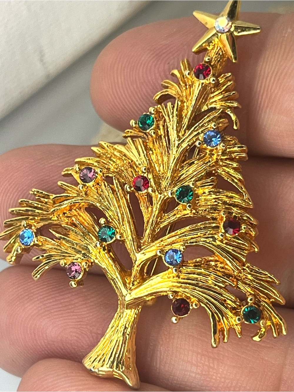 VTG Eisenberg ICE Multicolored Rhinestone Gold Tone Christmas Tree Brooch